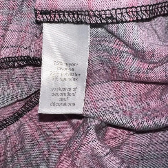 Maurices,M, plaid print ribbon accent, Henley peblum knit blouse NEW - Picture 6 of 6